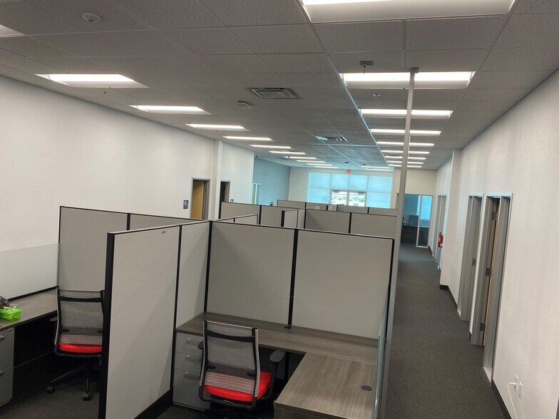 More Photos Of 6101 N Hollywood Blvd, Las Vegas Manufacturing For Lease