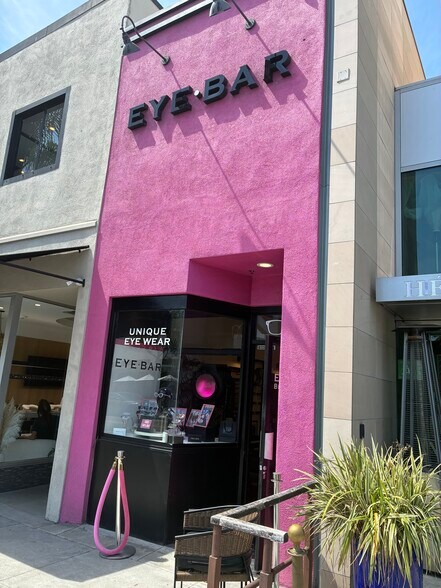 Primary Photo Of 453-461 N Canon Dr, Beverly Hills Storefront For Lease