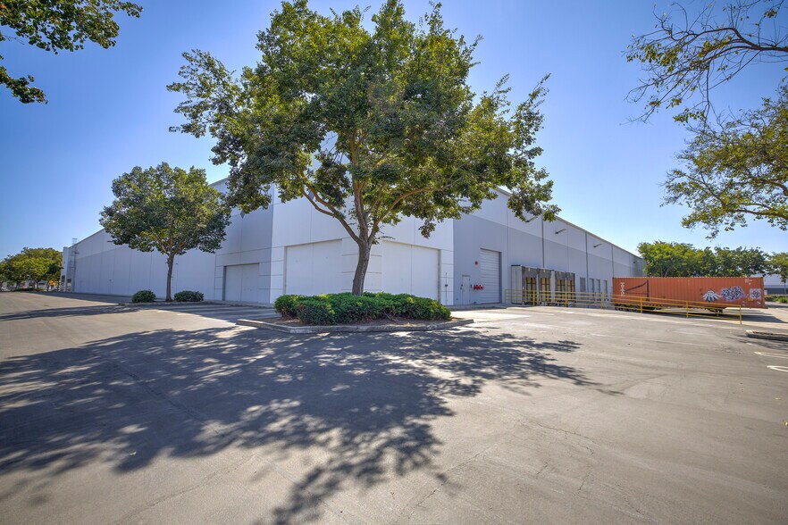 More Photos Of 1733 Morgan Rd, Modesto Warehouse For Lease
