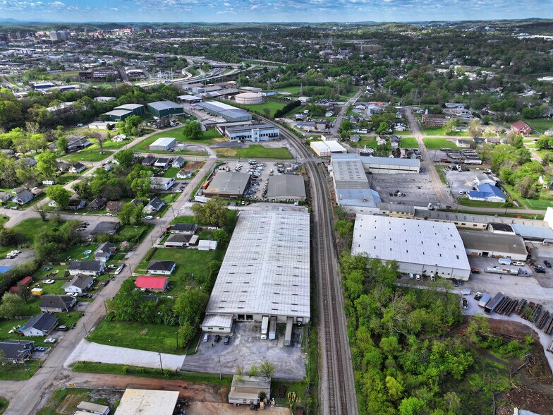 More Photos Of 2129 Chipman St, Knoxville Warehouse For Lease