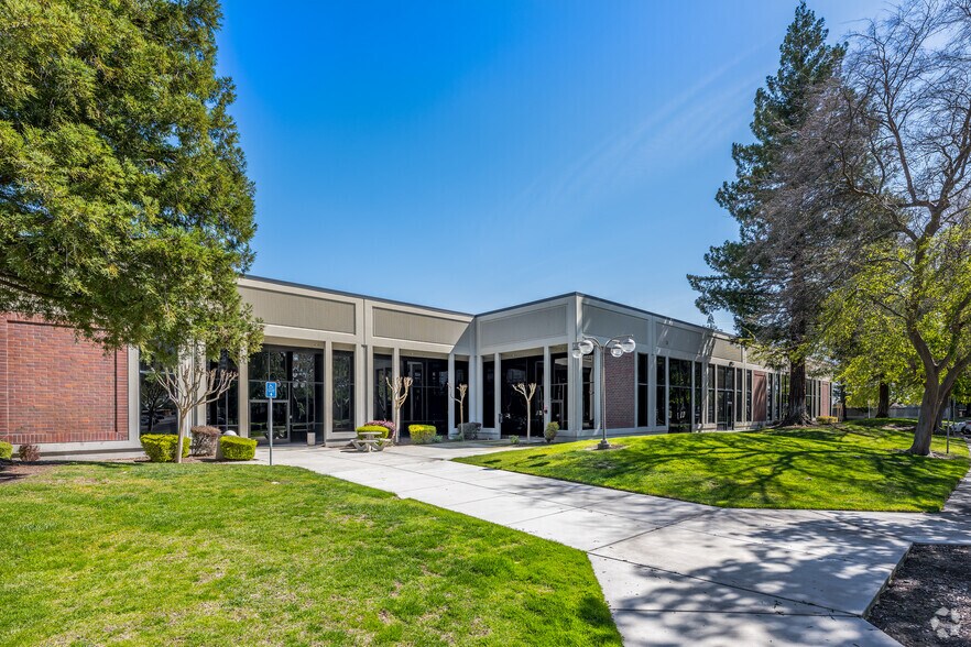 More Photos Of 3640 Northgate Blvd, Sacramento Office For Lease