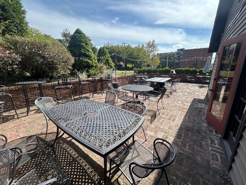 More Photos Of 181 E Brown St, Blairsville Restaurant For Sale