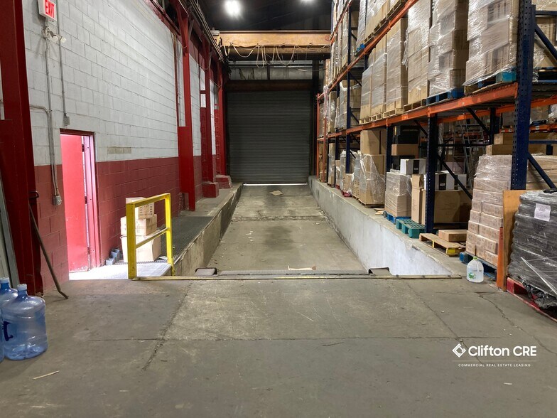 More Photos Of 126 E Dickerson St, Dover Warehouse For Lease