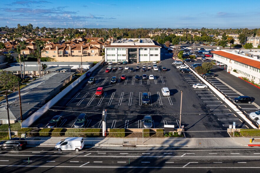 More Photos Of 18800 Main St, Huntington Beach Medical For Lease