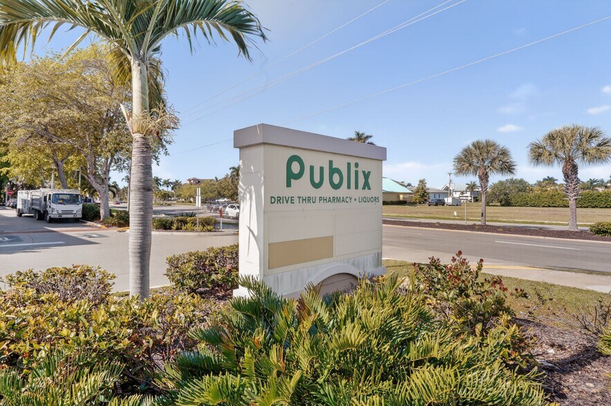 More Photos Of 151 N Barfield Dr, Marco Island Unknown For Lease