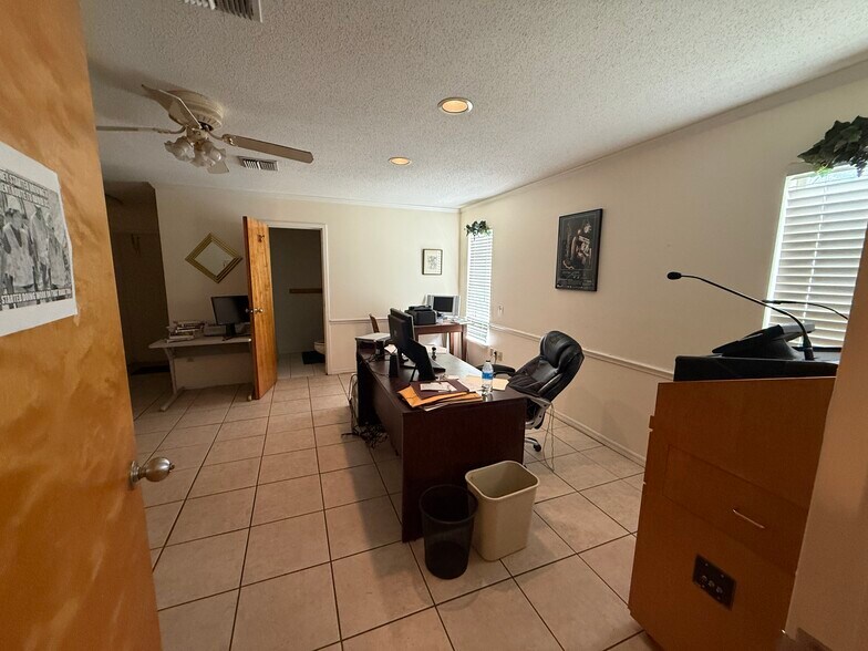 More Photos Of 9001 126th Ave, Largo Warehouse For Sale