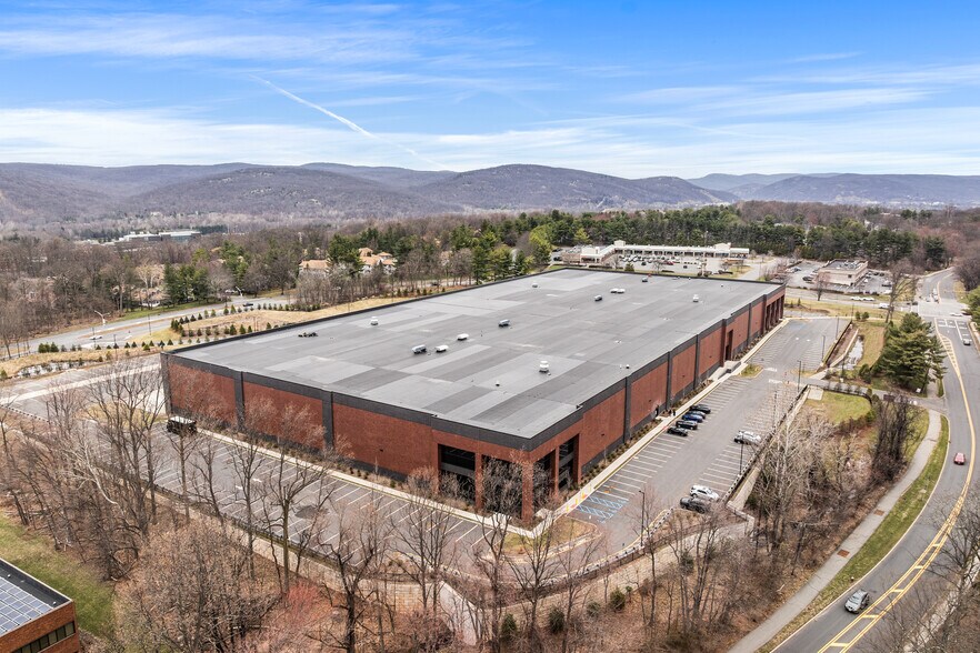 Primary Photo Of 1000 MacArthur Blvd, Mahwah Distribution For Lease