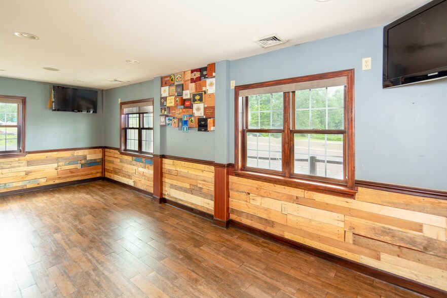 More Photos Of 1441 S West End Blvd, Quakertown Restaurant For Sale