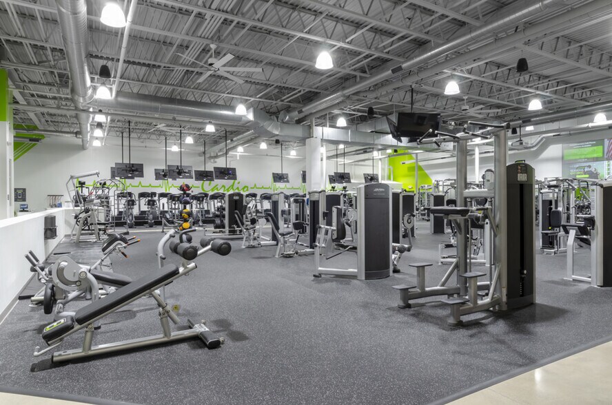 More Photos Of 473 E Washington St, North Attleboro General Retail For Sale