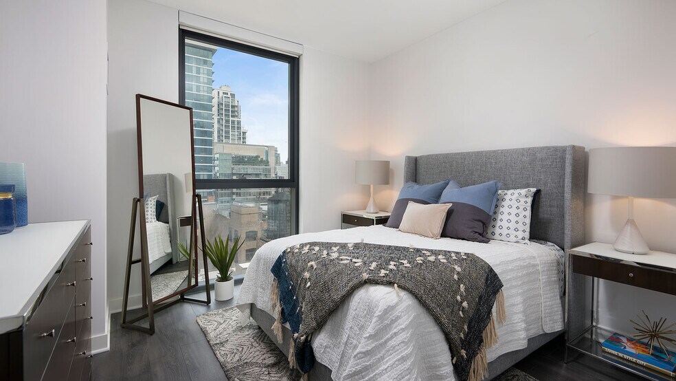 More Photos Of 221 W Hubbard St, Chicago Apartments For Lease