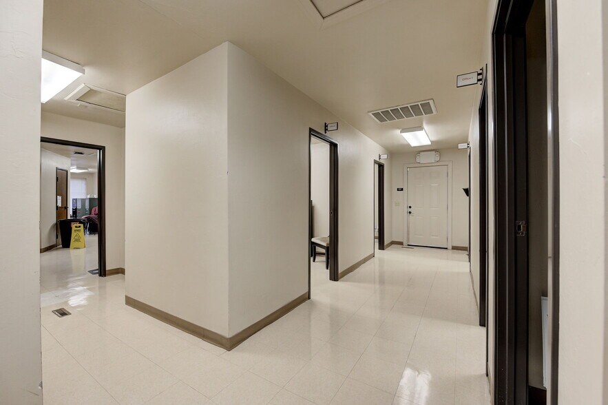 More Photos Of 3530 N MacArthur Blvd, Oklahoma City Medical For Sale