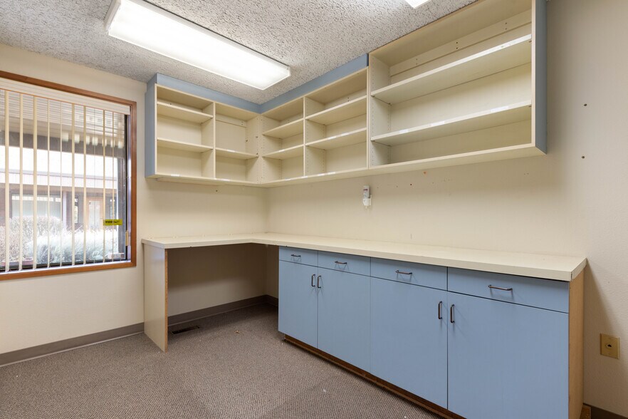 More Photos Of 1200 N 14th Ave, Pasco Medical For Sale