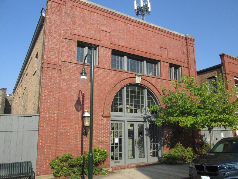 Primary Photo Of 7 S 2nd Ave, St Charles Loft Creative Space For Sale