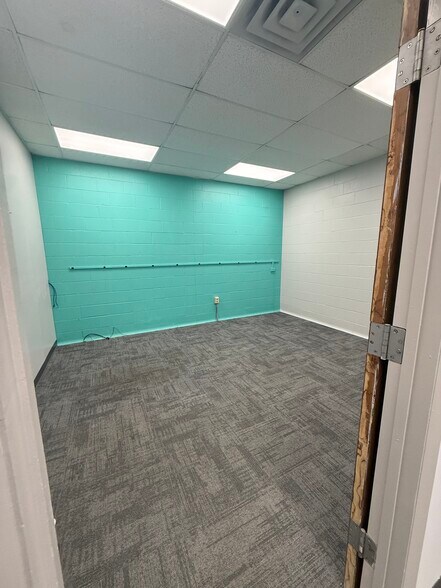 More Photos Of 2960 W Enon Rd, Xenia Flex For Lease