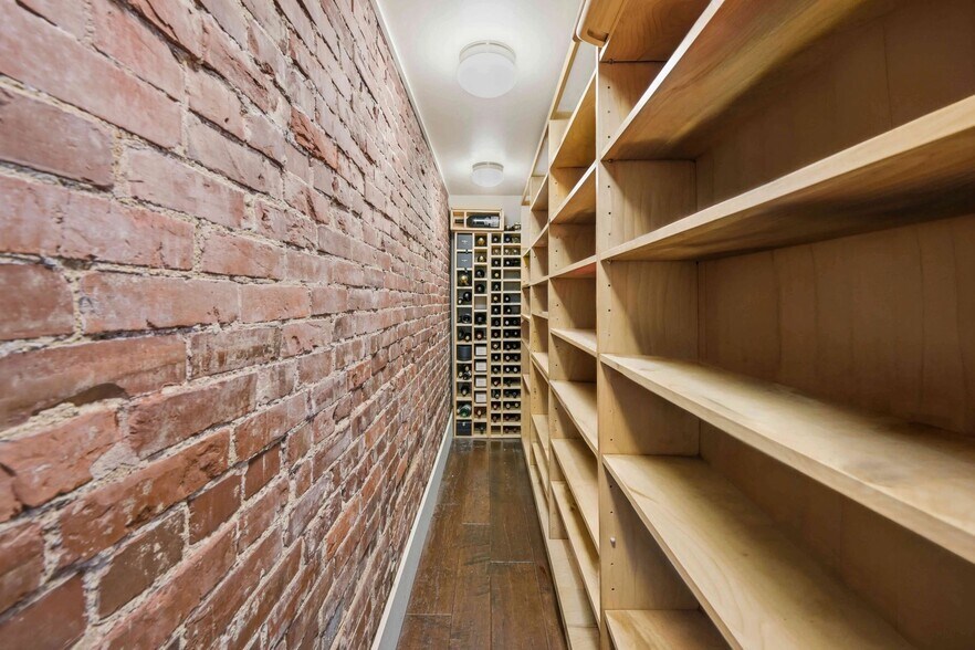 More Photos Of 443 Walnut St, Sewickley Flex For Sale