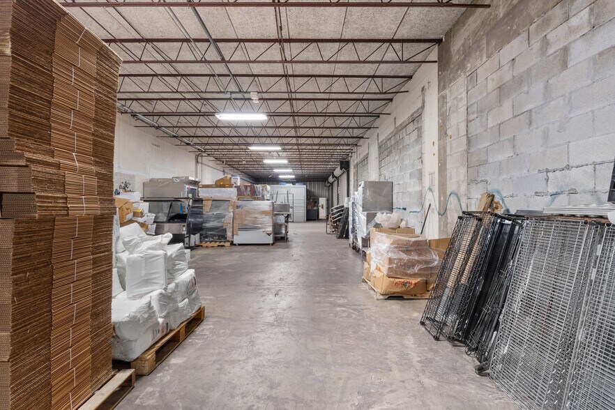 More Photos Of 802 NW 57th Ct, Fort Lauderdale Warehouse For Lease