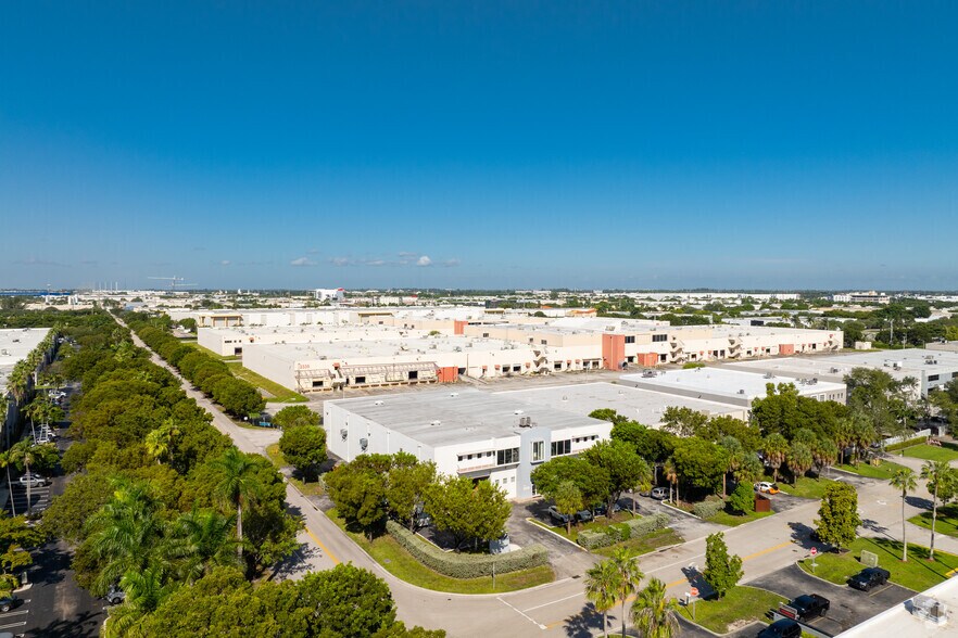 More Photos Of 2100 Nw 102nd Pl, Doral Warehouse For Lease