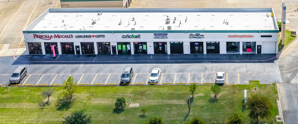 More Photos Of 2100 Sadau Ct, Denton Unknown For Lease