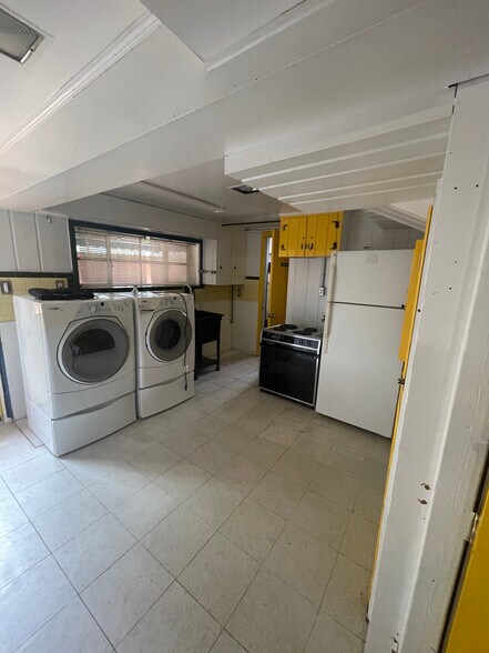More Photos Of 673 S Main St, Plymouth Freestanding For Lease