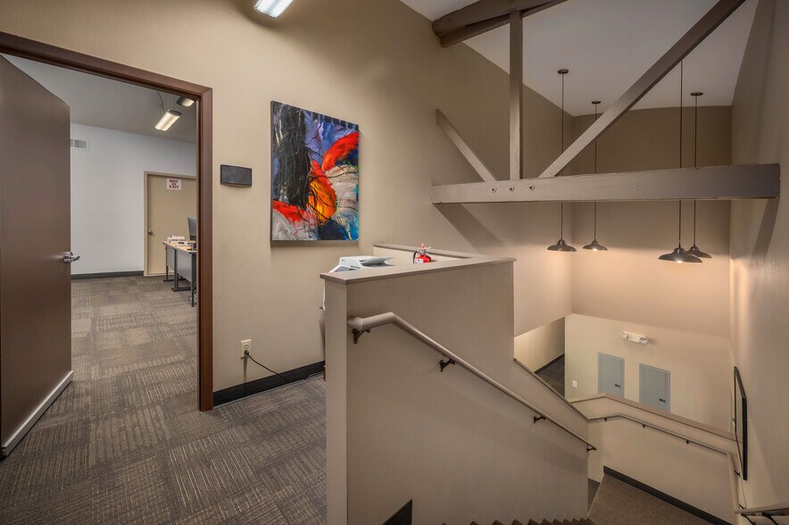 More Photos Of 1219 SE Lafayette St, Portland Loft Creative Space For Sale