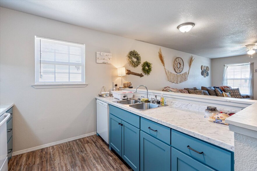 More Photos Of 19070 191st Ave, Spiro Apartments For Sale