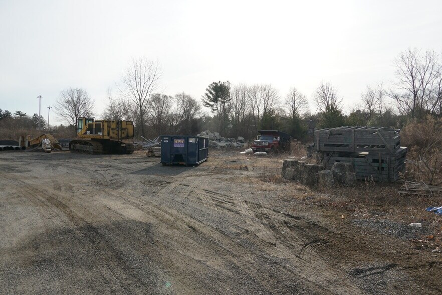 More Photos Of 160 Middleboro Ave, East Taunton Warehouse For Lease