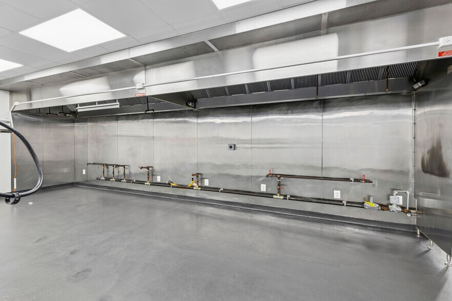 More Photos Of 102 N Rogers St, Aberdeen Restaurant For Sale