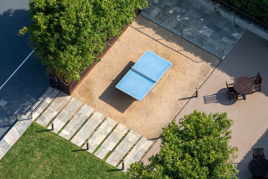 More Photos Of 222 N Pacific Coast Hwy, El Segundo Office For Lease