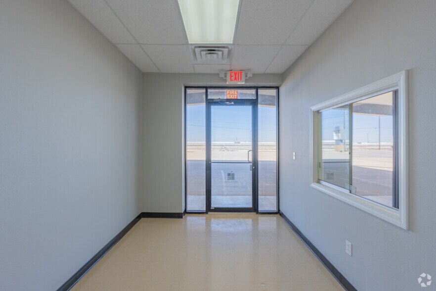 More Photos Of 8511 W Interstate 20, Midland Warehouse For Lease