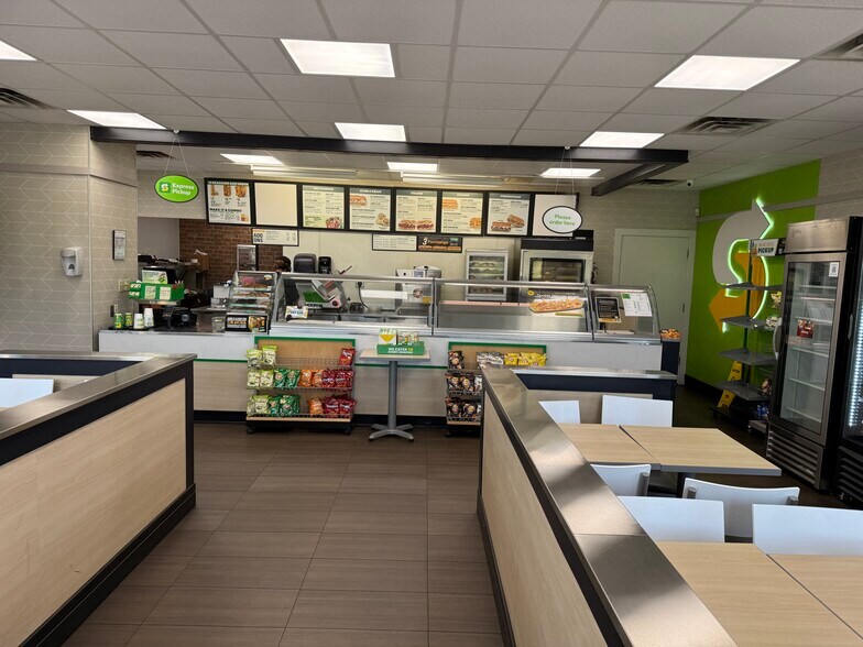 More Photos Of 2580 Alcoa Hwy, Alcoa Fast Food For Sale