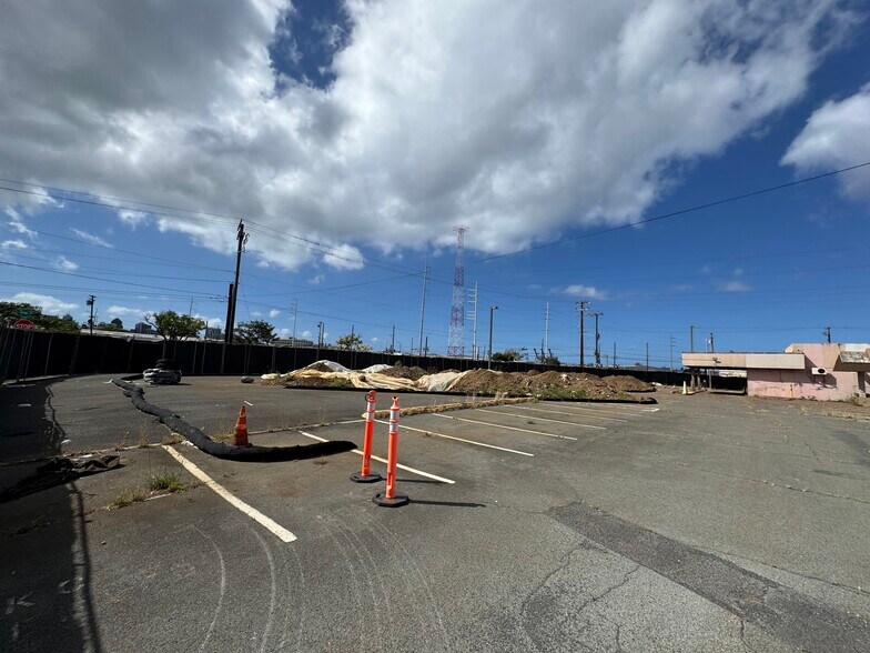More Photos Of 1190 Dillingham Blvd, Honolulu Land For Lease