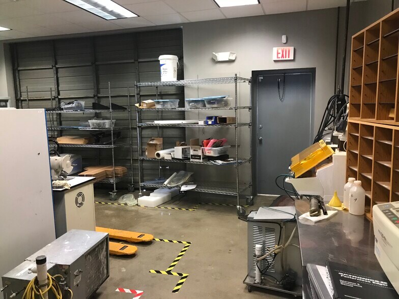 More Photos Of 118-122 Space Park Dr, Nashville Unknown For Lease