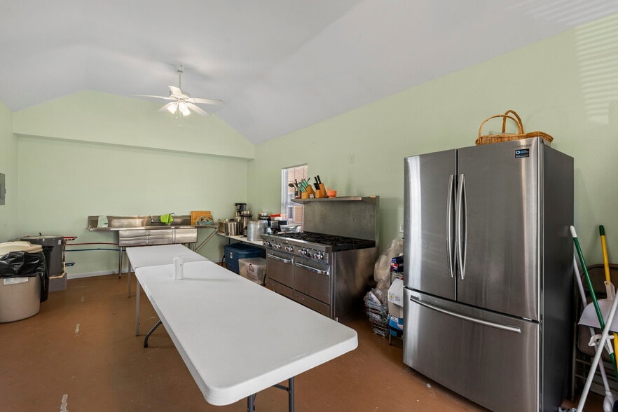 More Photos Of 11200 Thaxton Rd, Austin Religious Facility For Sale