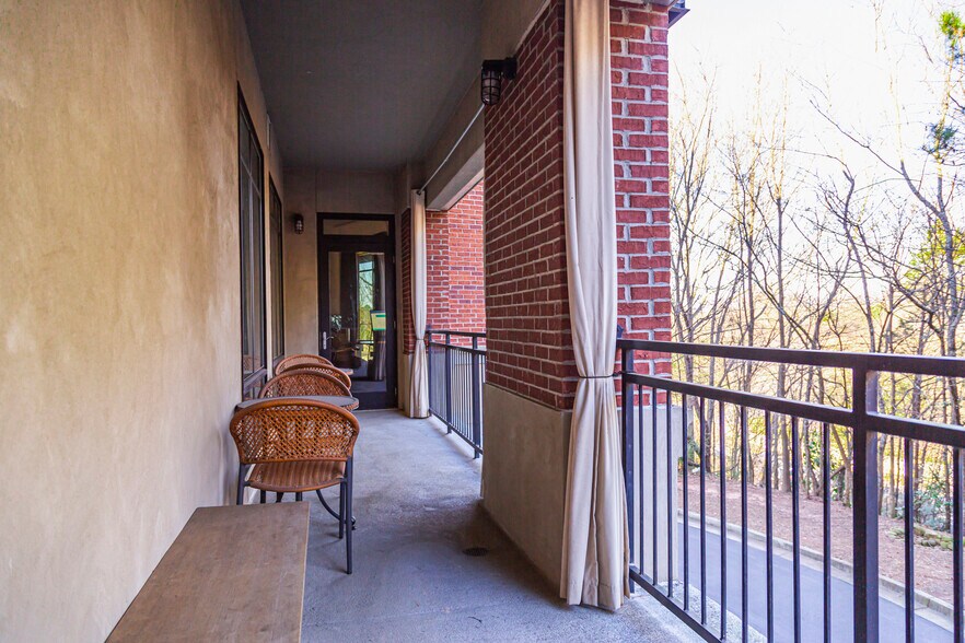 More Photos Of 319 Atlanta St, Marietta Office For Sale