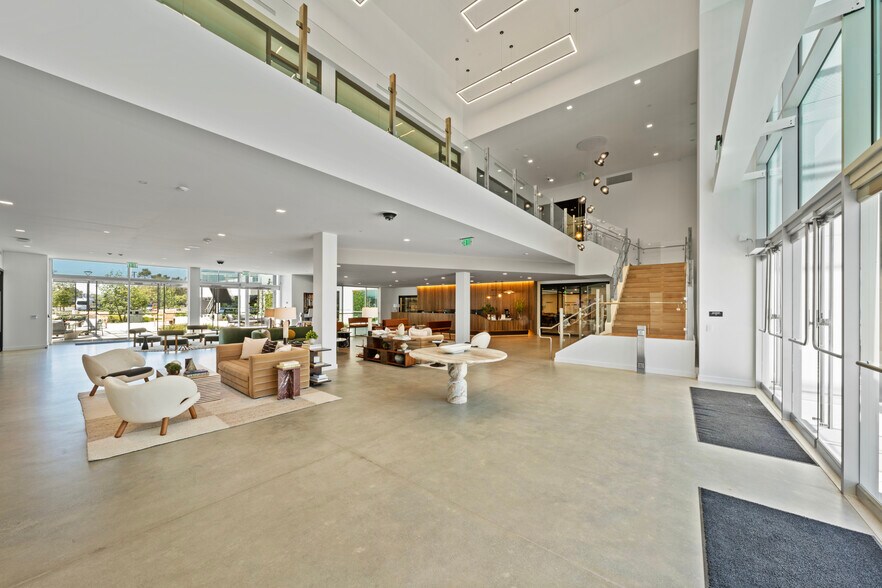 More Photos Of 6220 Greenwich Dr, San Diego Research And Development For Lease