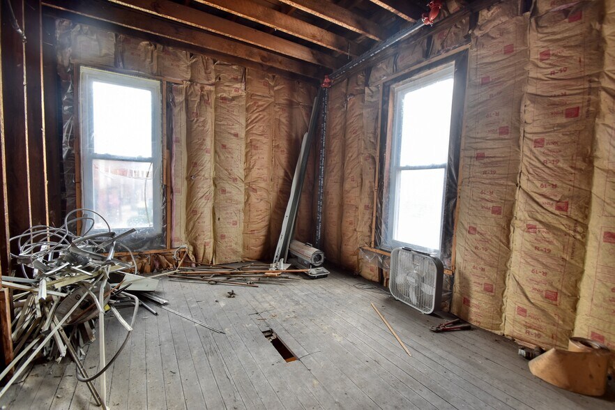 More Photos Of 47 W Main St, Geneva Storefront Retail Residential For Sale