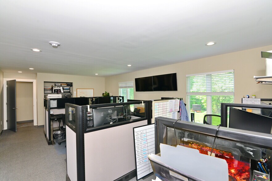 More Photos Of 186 Grove St, Franklin Office For Sale