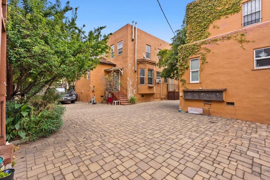 More Photos Of 2930-2932 Adeline St, Berkeley Apartments For Sale