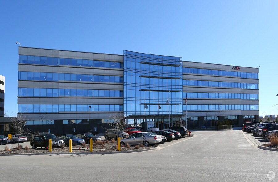 More Photos Of 9400 W Higgins Rd, Rosemont Office For Lease