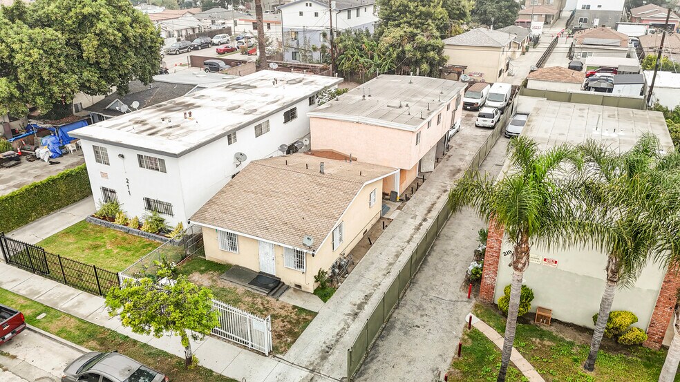 More Photos Of 213 E 87th Pl, Los Angeles Multifamily For Sale