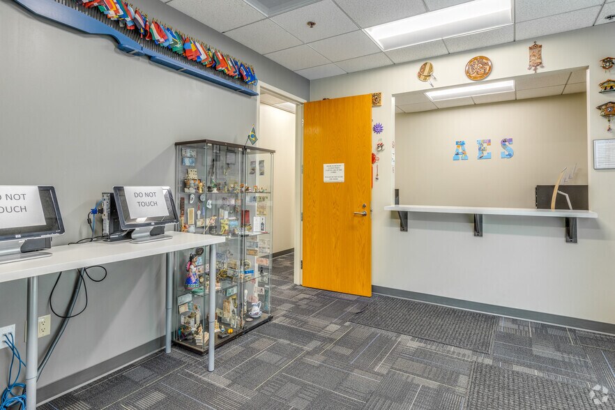 More Photos Of 8875 Hidden River Pkwy, Tampa Office For Lease