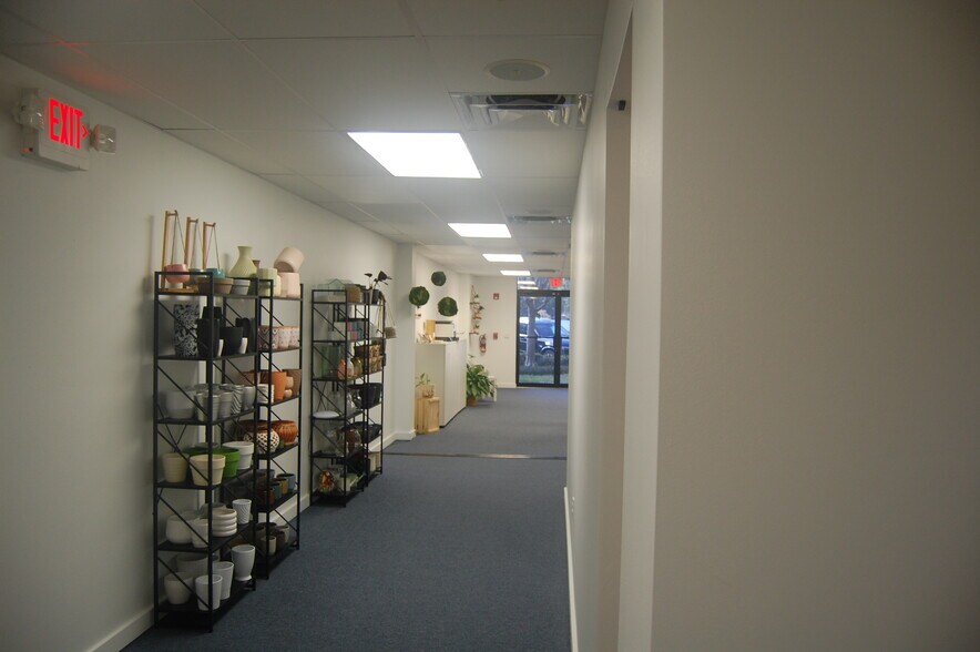 More Photos Of 301 S Tubb St, Oakland Office For Lease