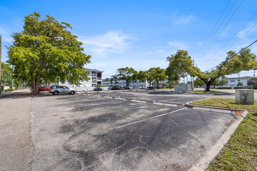 More Photos Of 5100 N Federal Hwy, Fort Lauderdale Office For Sale