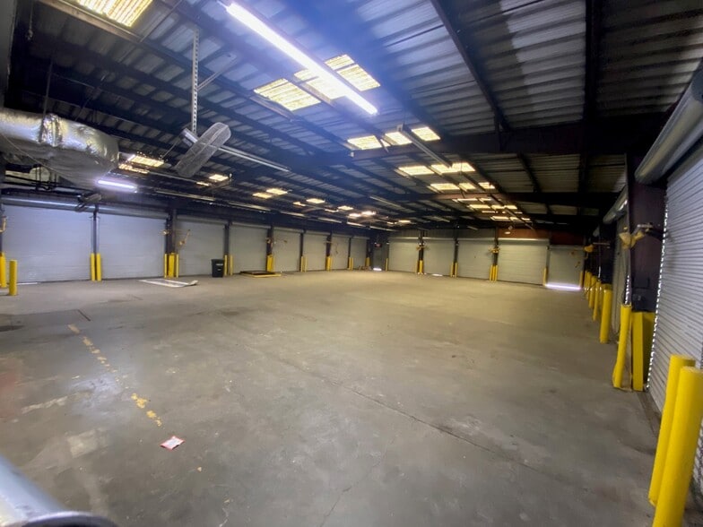 More Photos Of 1919 Plantation Rd, Roanoke Truck Terminal For Lease