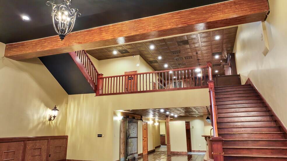 More Photos Of 117 W Walnut St, Rogers Restaurant For Sale