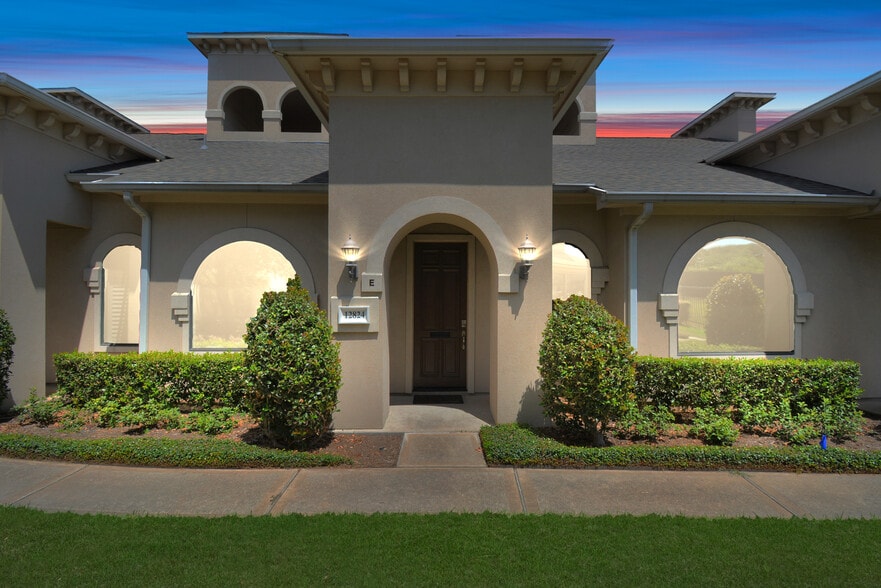 More Photos Of 12824 Willow Centre Dr, Houston Medical For Sale