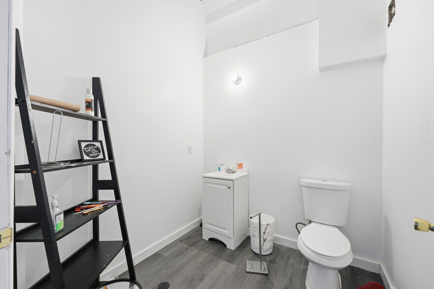 More Photos Of 522 Market st, Chester General Retail For Lease