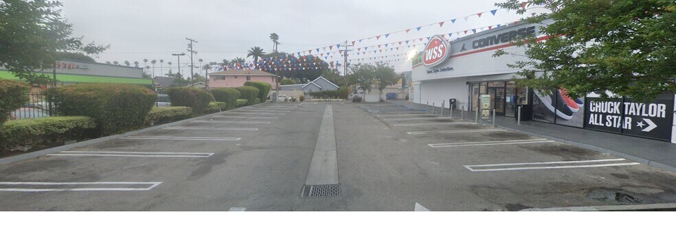 More Photos Of 1511 E Florence Ave, Los Angeles Freestanding For Lease