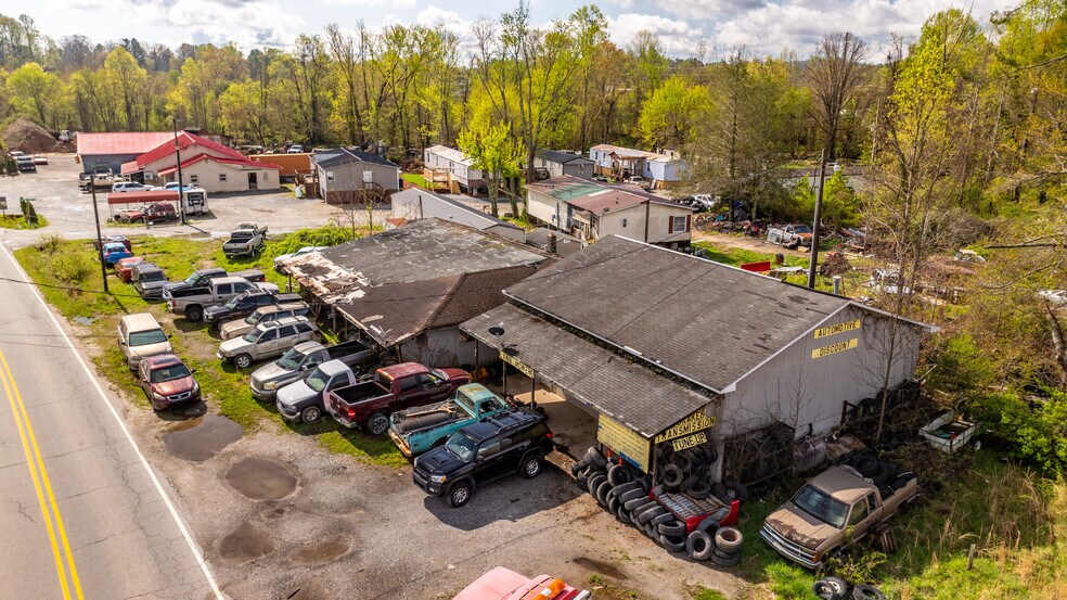 More Photos Of 1611 Old Spartanburg rd, Hendersonville Flex For Sale