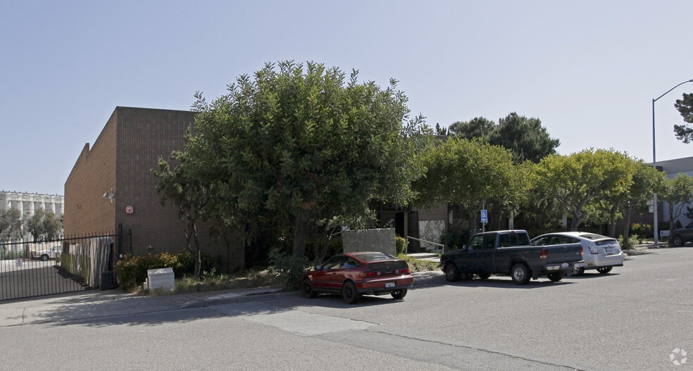 Primary Photo Of 1500 Burke Ave, San Francisco Manufacturing For Lease